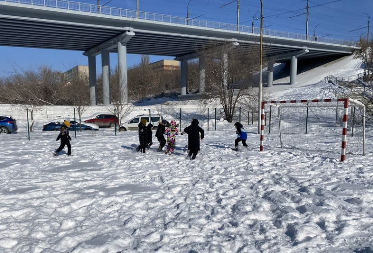 Состоялась спортивная игра «Футбол на снегу».